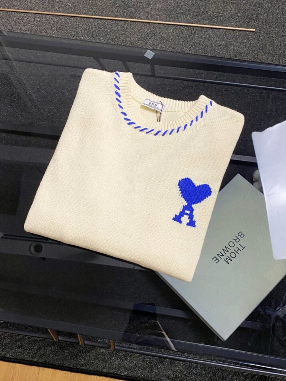 Ami Paris Heart Logo Crewneck Sweater - Picture 7 of 7